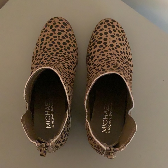 Michael Shannon leopard print booties size 5.5. LIKE NEW! - Picture 4 of 4